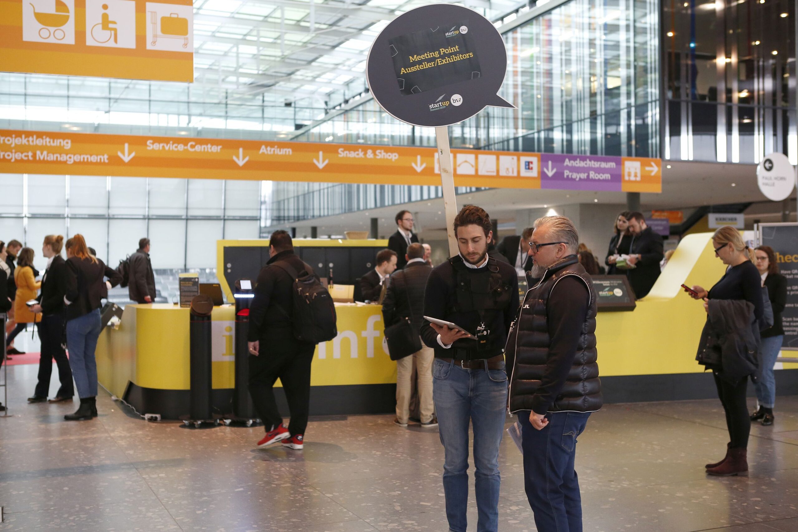 40040903463_367191af1d_o messe